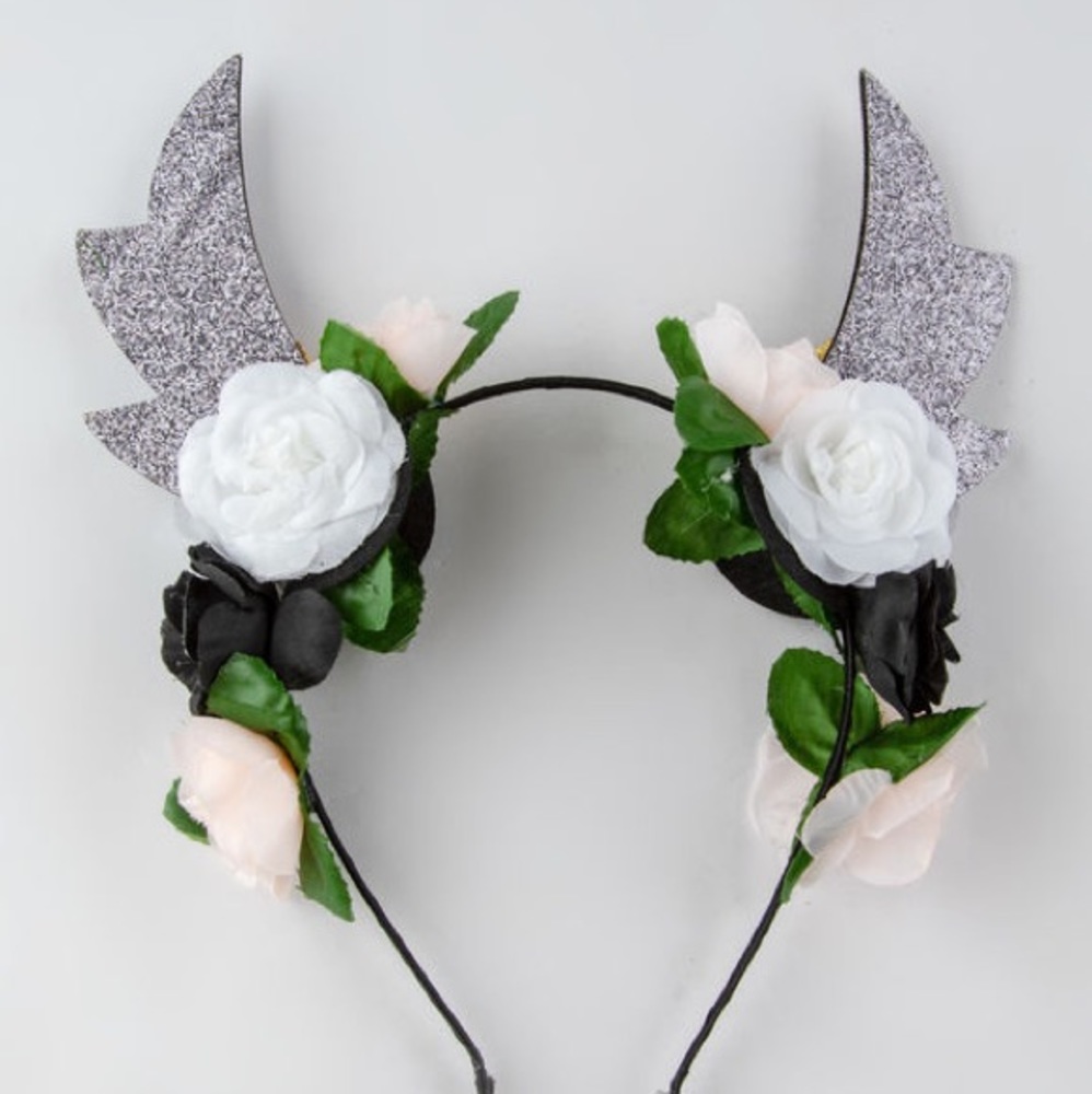 HALLOWEEN NWT Full Tilt Flower Antler Ears Headband - Picture 1 of 2